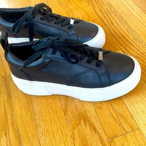 JSlides Noca Platform Lace-Up Sneaker - like brand-new